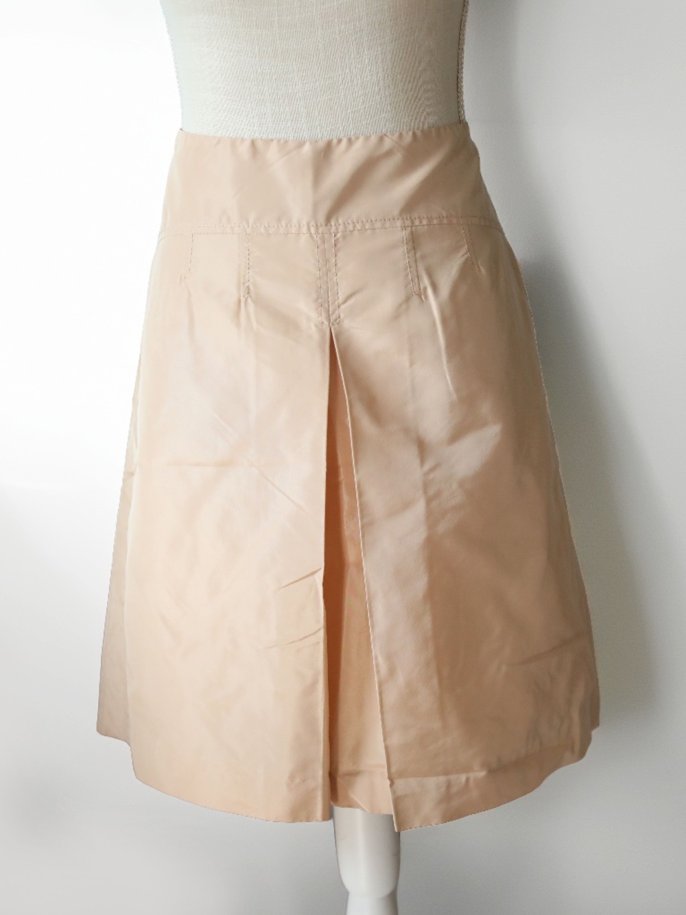 Screw Silk Champagne Skirt With Pleated Front